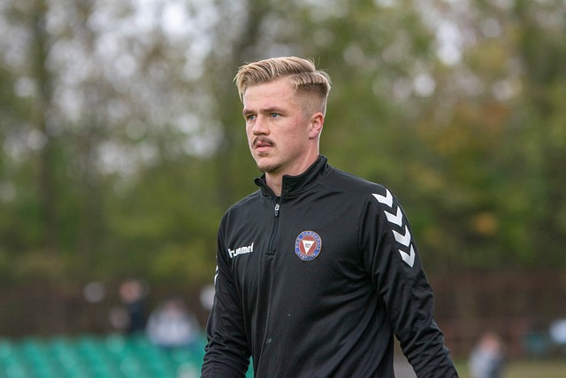 她通过自己 她通过自己